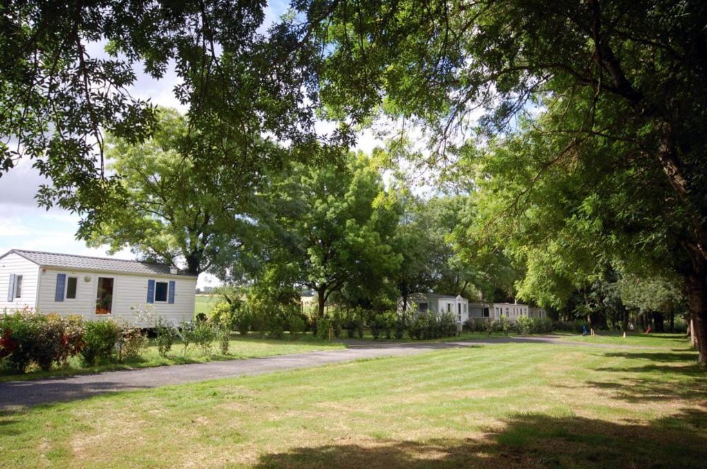 Camping Les 2 Salamandres Arces-sur-Gironde Екстер'єр фото