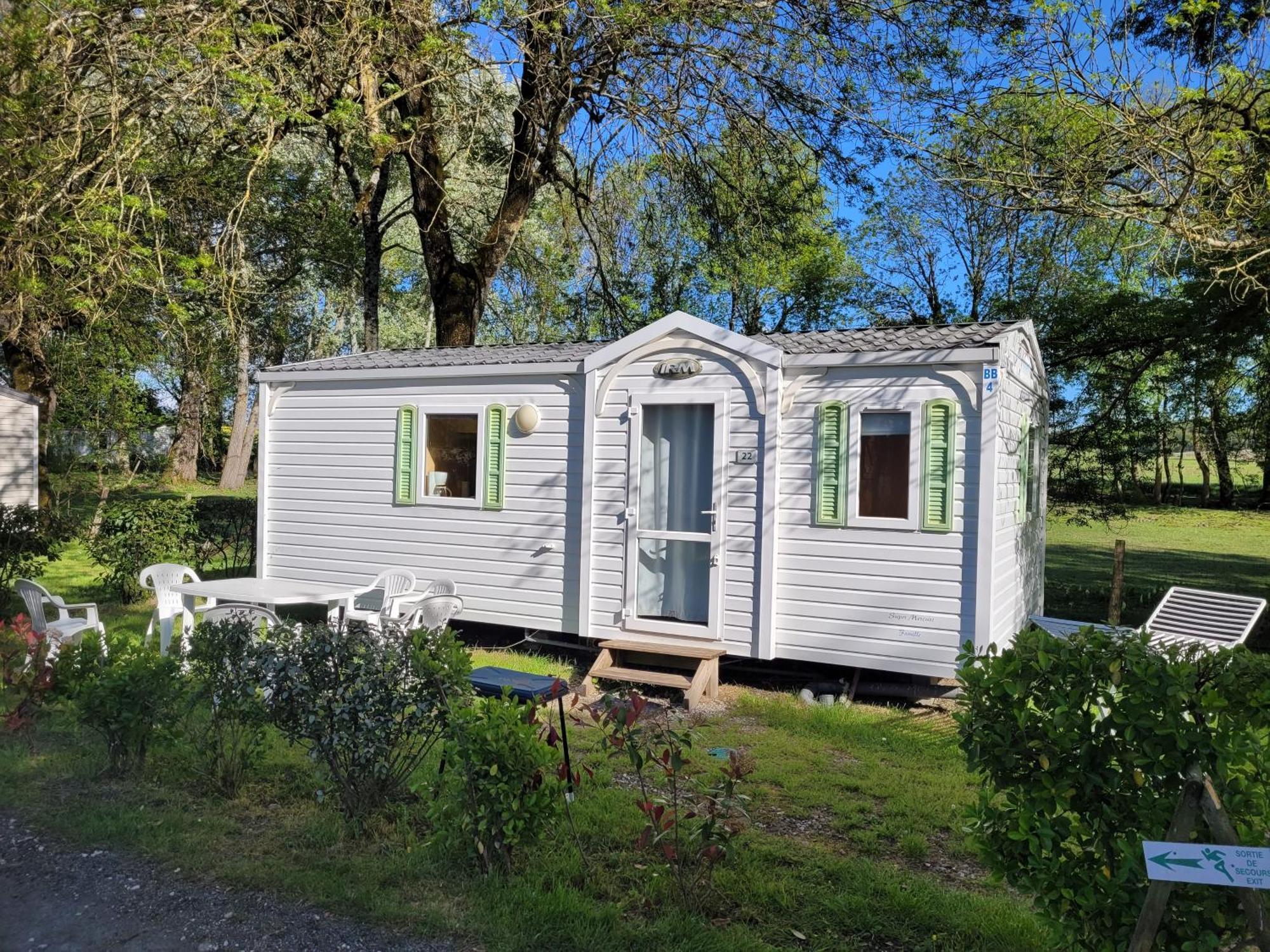 Camping Les 2 Salamandres Arces-sur-Gironde Екстер'єр фото
